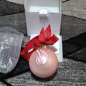 VICTORIA SECRET LIMITED EDITION COLLECTORS CHRISTMAS ORNAMENT PRICE FIRM